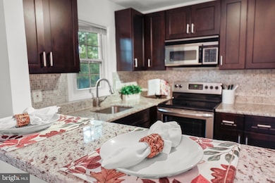 5802 Shepherd Ln, Lanham, MD 20706 - photo 2