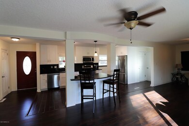 6916 Sans Souci Rd, Jacksonville, FL 32216 - photo 4