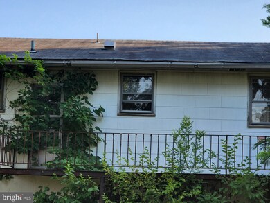 609 Hopkins St, Brooklyn, MD 21225 - photo 3