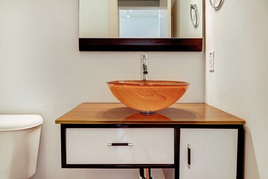 Powder room