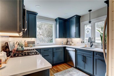 83 Burton St, Bristol, RI 02809 - photo 6