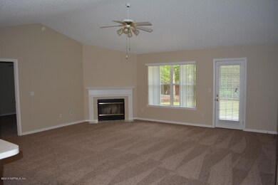 8198 Kilkelly Ln S, Jacksonville, FL 32244 - photo 2