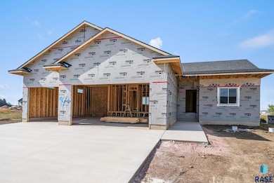 909 Sundance St, Valley Springs, SD 57068 - photo 2