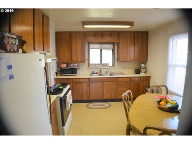 245 N Humbolt St, Canyon City, OR 97820 - photo 4