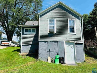 2419 S Cedar St, Sioux City, IA 51106 - photo 4