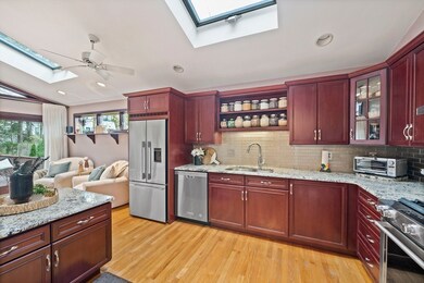 14 Holland St unit 14, Newton, MA 02458 - photo 6