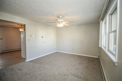 596 Dix St unit 1, Manchester, NH 03103 - photo 4