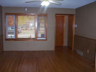 13 x 16, Hardwood Flooring, Ceiling Fan