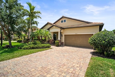 Craftsman house with an attached garage, decorativ