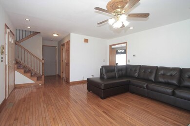 1811 Cambridge Dr, Carpentersville, IL 60110 - photo 5