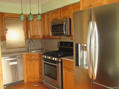 126 N Route 303 unit 2, Congers, NY 10920 - photo 3