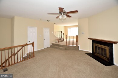 10505 Trinidad Ct, Manassas, VA 20109 - photo 3