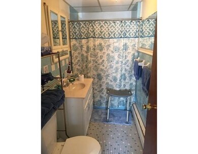 556 S Union St unit 558, Lawrence, MA 01843 - photo 4