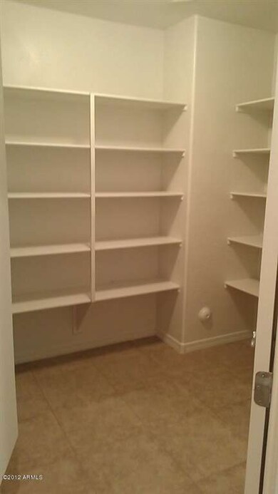 4 - Walk-in Pantry