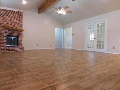 100 Milton Dr, Springtown, TX 76082 - photo 4