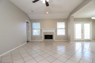 unlisted-address, Denton, TX 76210 - photo 3