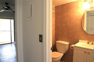 74 Windsor D, West Palm Beach, FL 33417 - photo 4