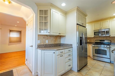 78-36 271st St, Floral Park, NY 11040 - photo 5