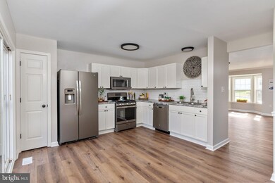 44 Litchfield Ln W, Martinsburg, WV 25405 - photo 5