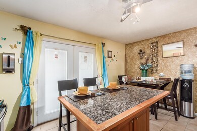 T 2561 Gatewood Rd00003