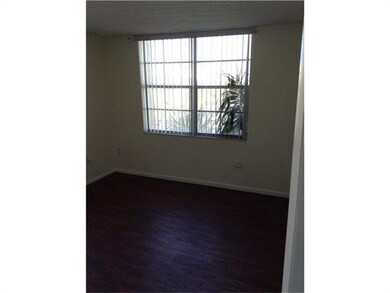 9360 Fontainebleau Blvd unit 501, Miami, FL 33172 - photo 6