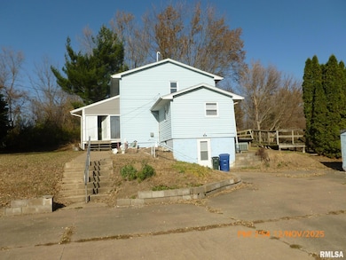 5311 N Fairmount St, Davenport, IA 52806 - photo 4