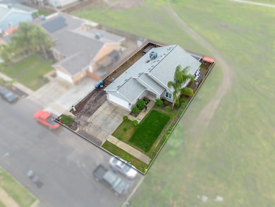 1687 Santa Barbara Ave, Tulare, CA 93274 - photo 2