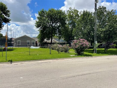 3162 Golfcrest Blvd, Houston, TX 77087 - photo 5