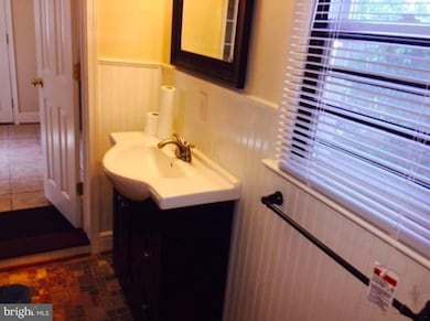 5033 Emo St, Capitol Heights, MD 20743 - photo 5