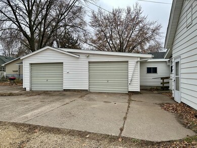 520 Hamilton St, Winona, MN 55987 - photo 2
