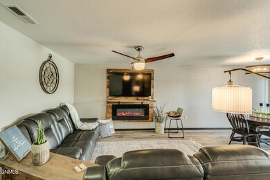 1403SharlohLpu3_0026