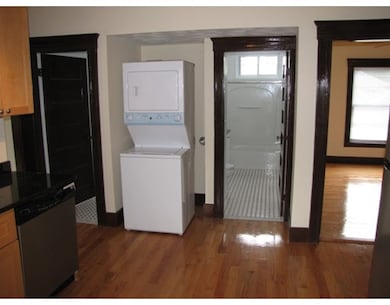 27 Florence St, Worcester, MA 01610 - photo 5