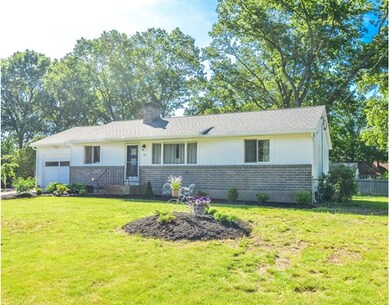 102 Coronet Cir, Feeding Hills, MA 01030 - photo 2