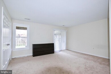 13976 Lightburn Ln, Centreville, VA 20121 - photo 6