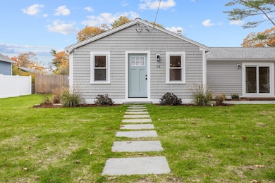 18 Martin St, Buzzards Bay, MA 02532 - photo 3