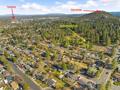 1220 NE Hollinshead Dr, Bend, OR 97701 - photo 3