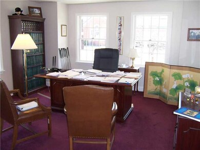 Studio/Study/Office.
