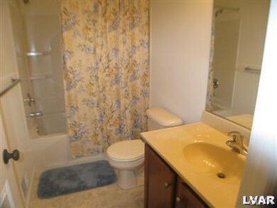 808 Walnut St, Emmaus, PA 18049 - photo 6