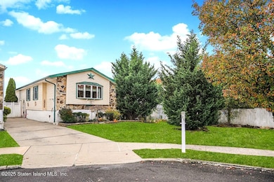 35 Nutwood Ct, Staten Island, NY 10308 - photo 2