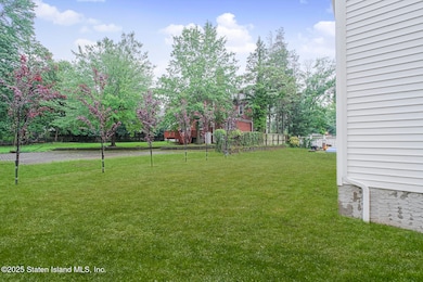 28 Singleton St, Staten Island, NY 10309 - photo 7
