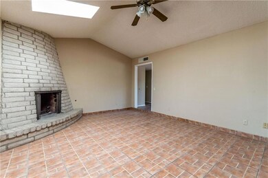 1629 Lomaland Dr, El Paso, TX 79935 - photo 5