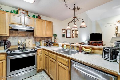 904 W. Monroe St-5