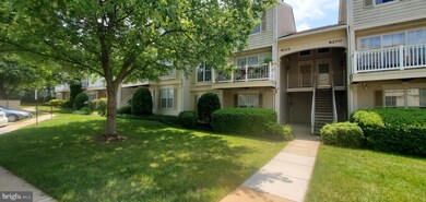 8202 Catbird Cir unit 202, Lorton, VA 22079 - photo 2