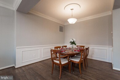 25822 Norrington Square, Chantilly, VA 20152 - photo 7