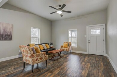 422 W Day St, Denison, TX 75020 - photo 6