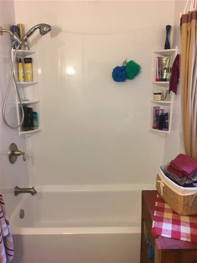 76 Spring St, Claremont, NH 03743 - photo 6