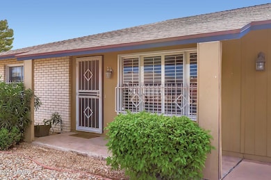 20025 N Willowcreek Cir, Sun City, AZ 85373 - photo 2