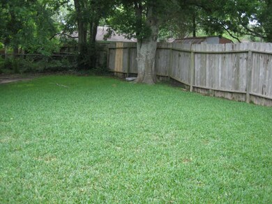 16734 Forest Bend Ave, Friendswood, TX 77546 - photo 6