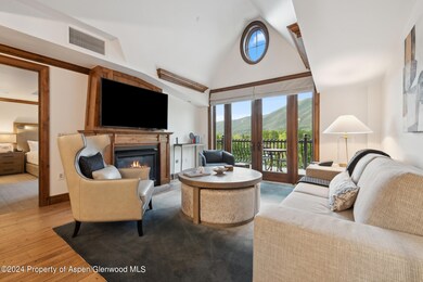 LivingRoom2