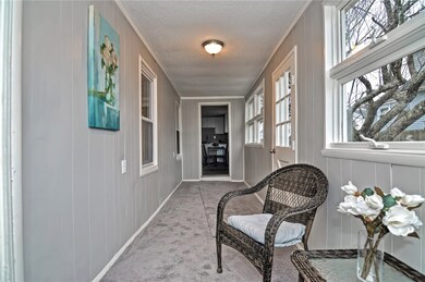 83 Silver Spring Ave, Riverside, RI 02915 - photo 3